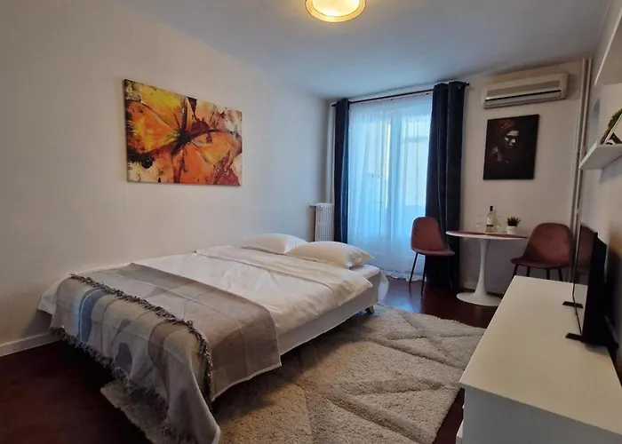 Evis Apartment